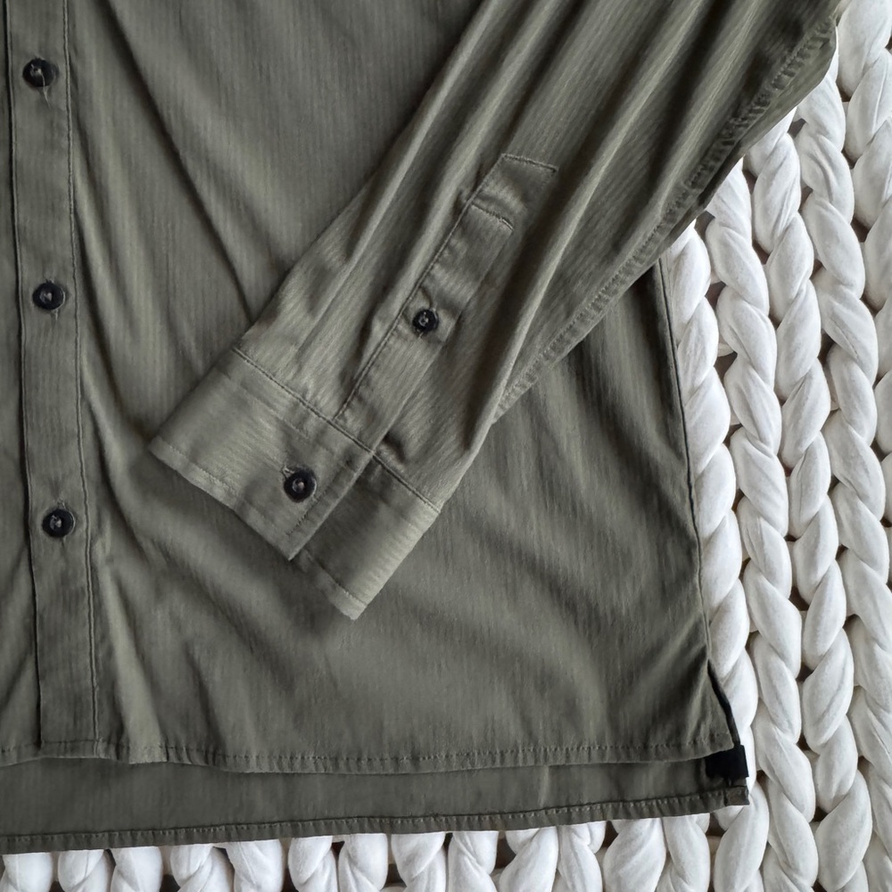 Lululemon The Closer Long Sleeve Fatigue Green - Picture 4 of 9